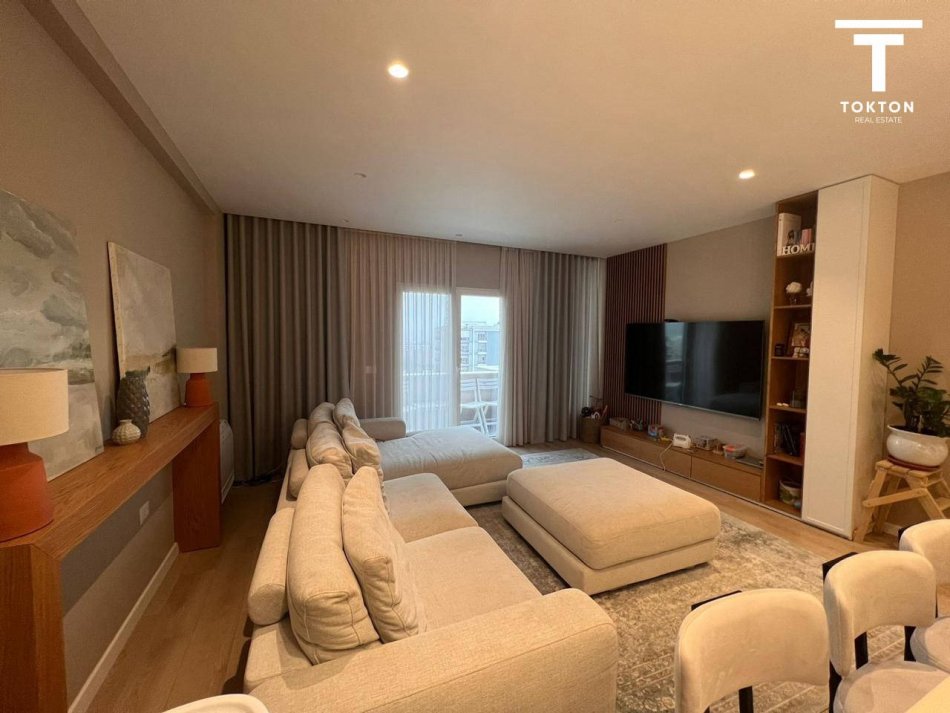 Tirane, shes apartament 2+1+Ballkon Kati 11, 137 m² 193.000 € (ISH-FUSHA E AVIACIONIT, TIRANË)