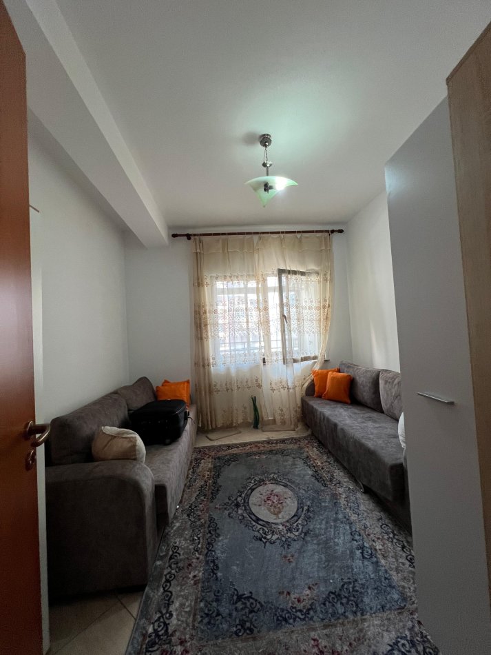 Tirane, shitet apartament 2+1+Ballkon Kati 8, 105 m² 190.000 € (Stacioni i Trenit)