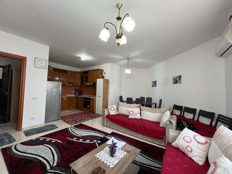 Tirane, shitet apartament 2+1+Ballkon Kati 8, 105 m² 190.000 € (Stacioni i Trenit)