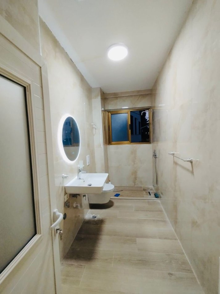 JEPET ME QIRA, APARTAMENT 4+1+2, QENDËR, TIRANË, 1000 EURO/MUAJ
