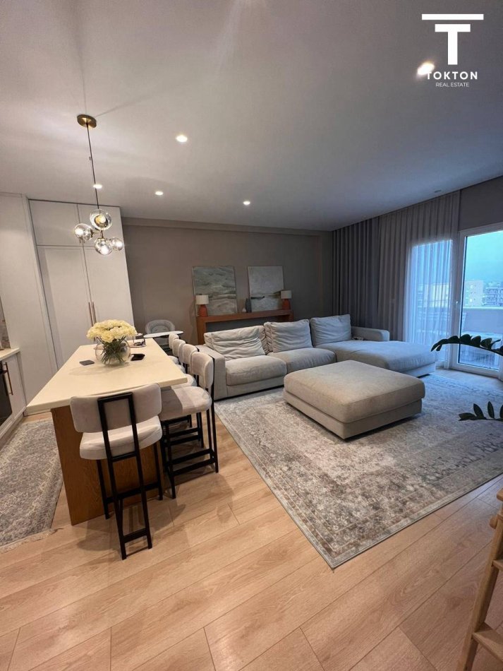 Tirane, shitet apartament 2+1 Kati 11, 137 m² 193.000 € (Fusha Aviacionit)