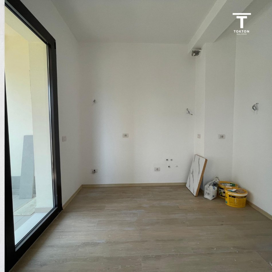 shitet apartament 2+1+2+2 Poste parkimi,  Kati 5, 124 m² 322.400 € (Rruga e Kosovareve)