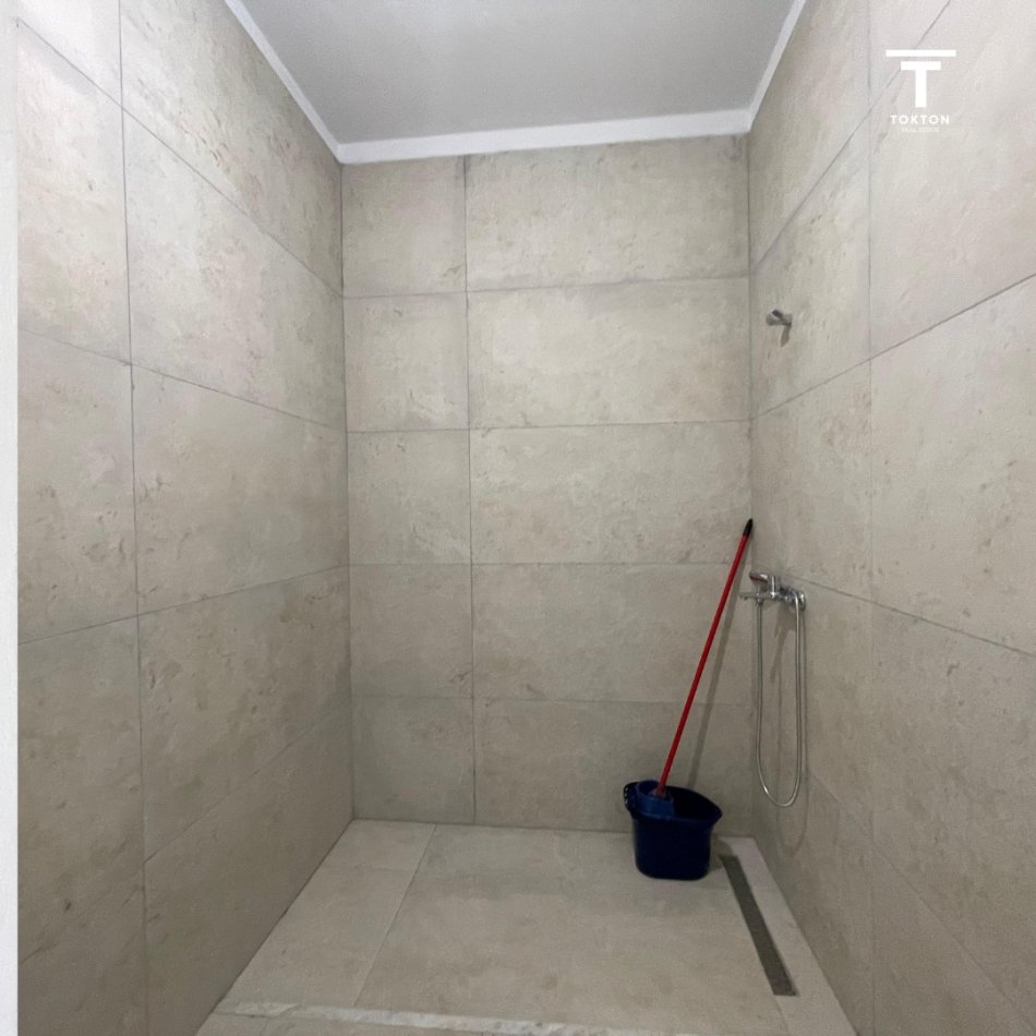 shitet apartament 2+1+2+2 Poste parkimi,  Kati 5, 124 m² 322.400 € (Rruga e Kosovareve)