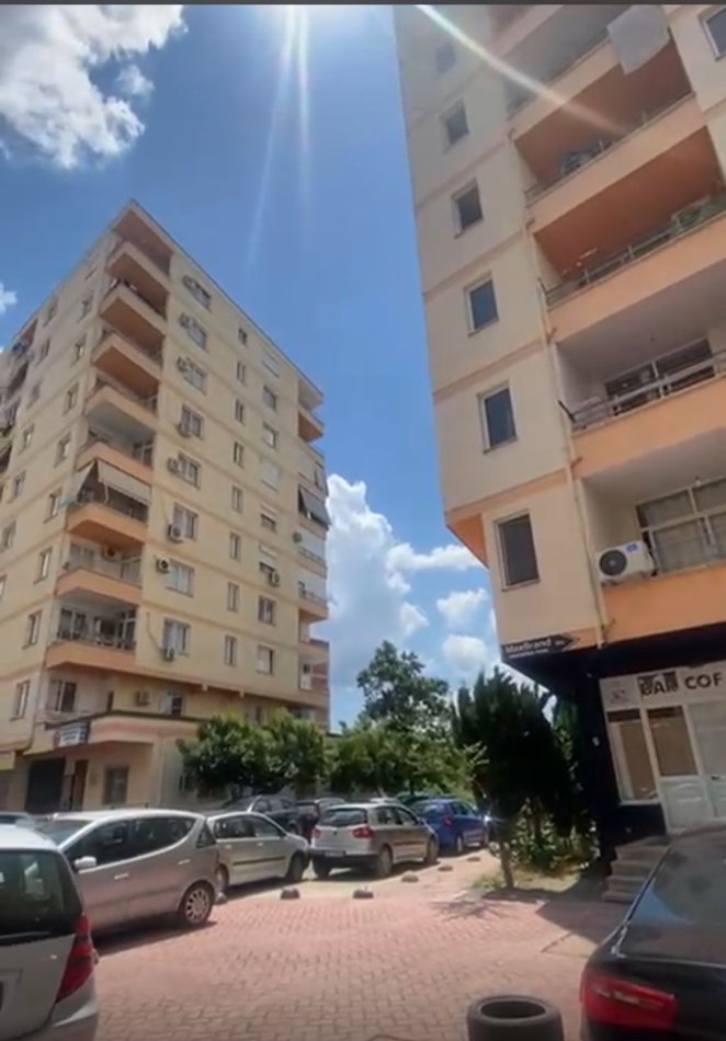 Tirane, shitet apartament 3+1+Aneks+Ballkon Kati 2, 120 m² 240.000 € (Rruga e Ullinjve)