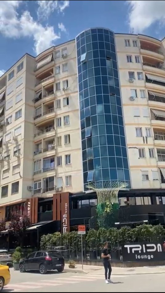 Tirane, shitet apartament 3+1+Aneks+Ballkon Kati 2, 120 m² 240.000 € (Rruga e Ullinjve)