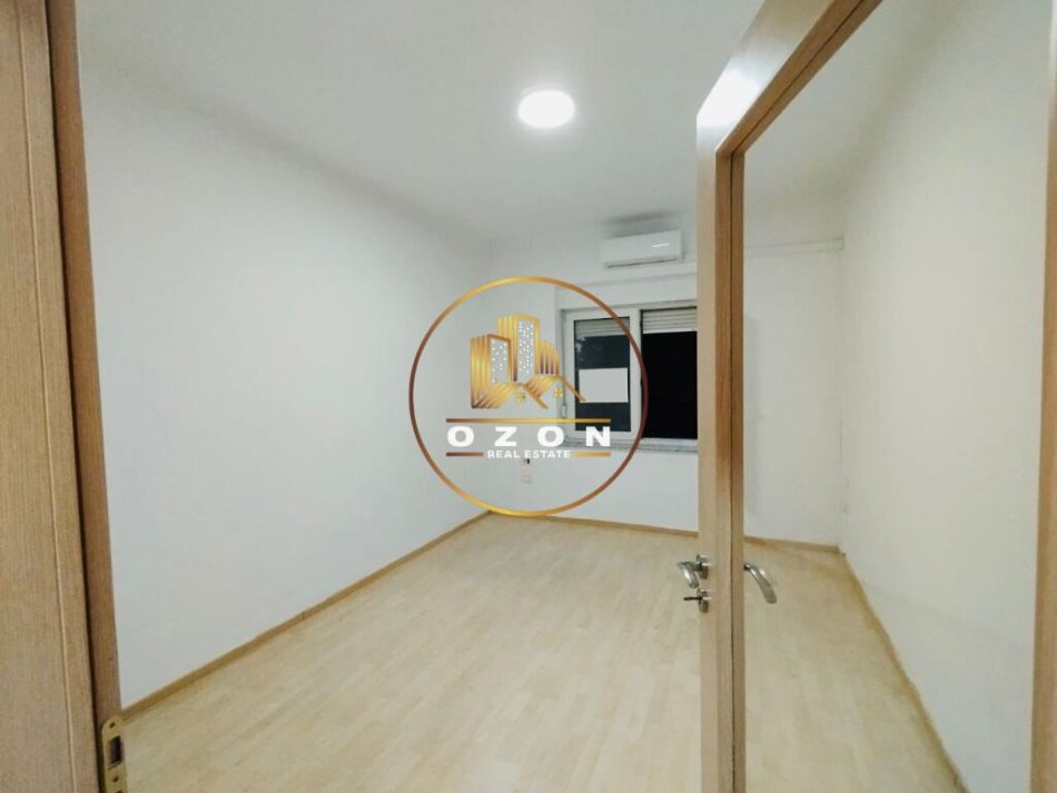 Apartament 3+1+2 për Qira në Rrugën Mine Peza 1000 € !