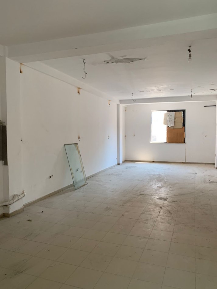 Tirane, jepet me qera ambjent biznesi Kati 3, 280 m² 7.000 € (Rruga Abdyl Frasheri) TT 1203