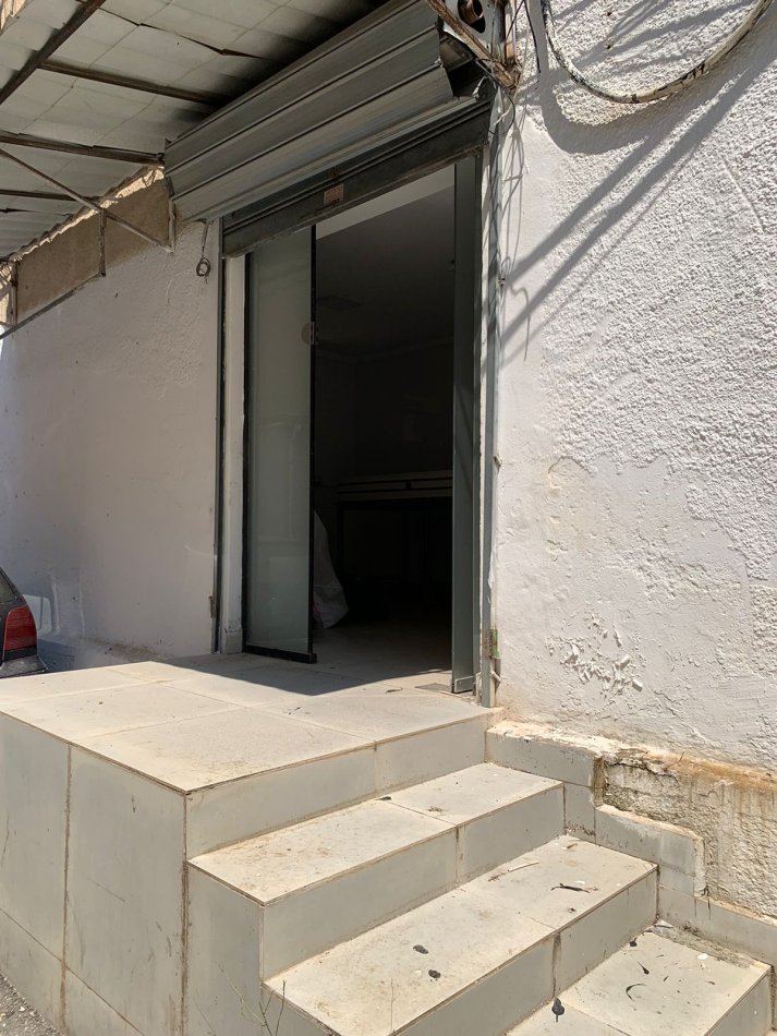 Tirane, jepet me qera Ambient Biznesi, Kati 0, 26 m² 500 € (Sheshi Wilson) TT 1204