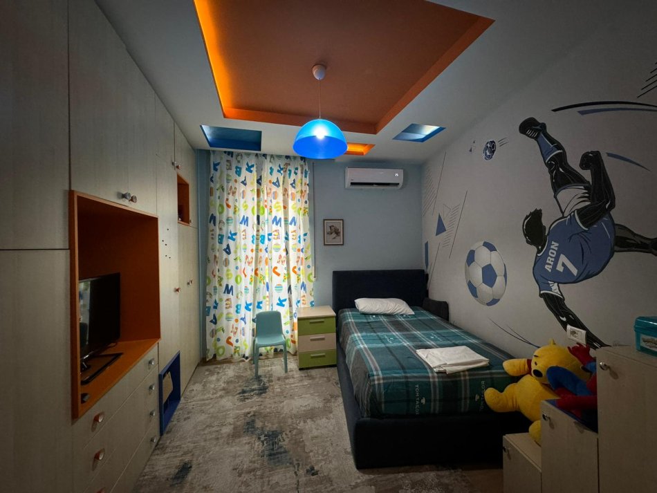 Tirane, shitet apartament 2+1+2 Kati 2, 100 m² 200.000 €