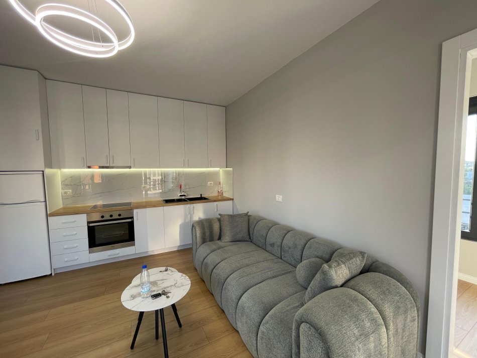 Tirane, shitet apartament 2+1 Kati 3, 88 m² 128.000 € (Yzberisht)