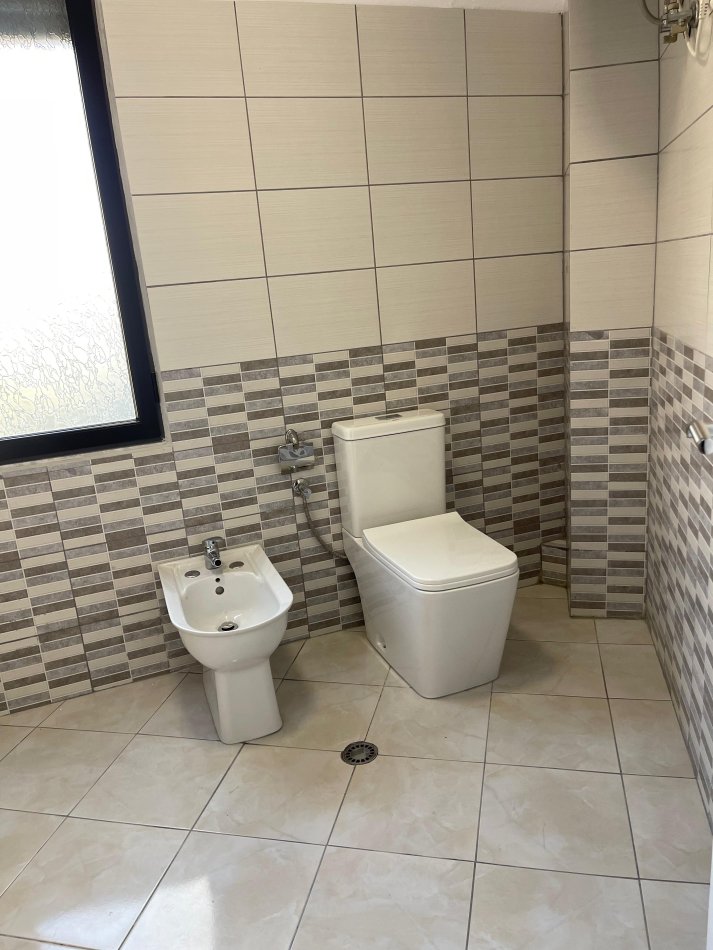 Tirane, shitet apartament 2+1 Kati 3, 88 m² 128.000 € (Yzberisht)