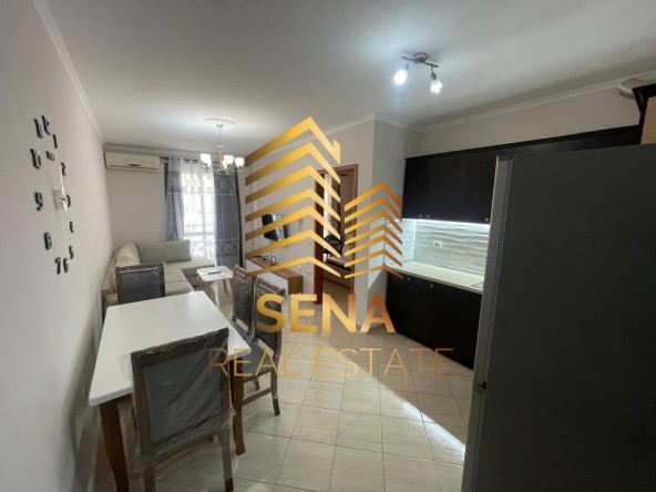 Tirane, jepet me qera apartament 1+1+Ballkon Kati 4, 69 m² 650 € (Rruga Isa Boletini)