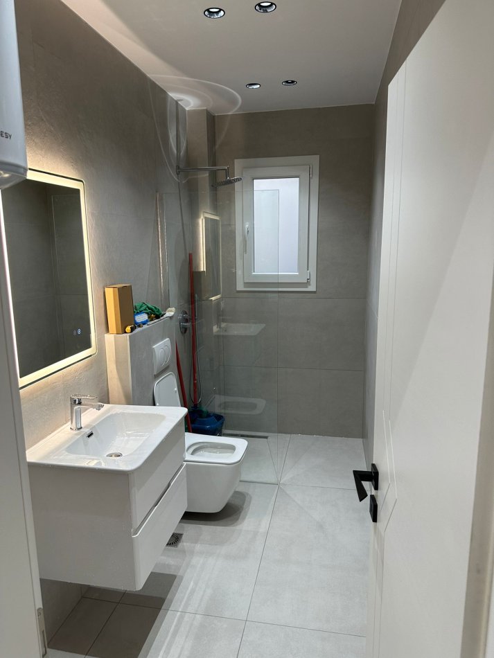 Tirane, jepet me qera apartament 2+1+Ballkon , 62 m² 800 € (ABDYL FRASHERI)