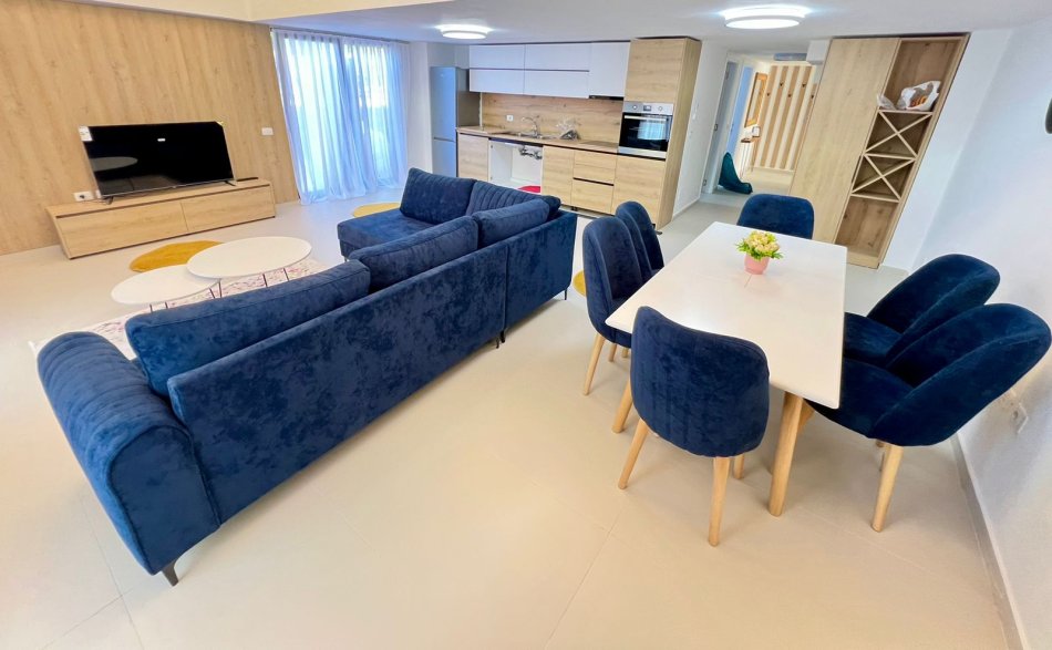Tirane, jepet me qera apartament duplex 2+1+Ballkon Kati 0, 162 m² 1.200 € (Residenca Kodra E Diellit, Tiranë.)