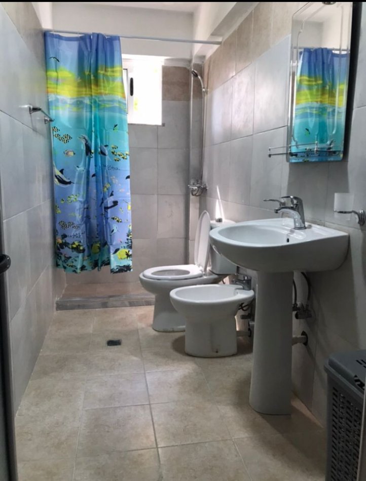 Tirane, jepet me qera shtepi 1+1 Kati 1, 70 m² 380 € (Rruga Dritan Hoxha, Kupola)