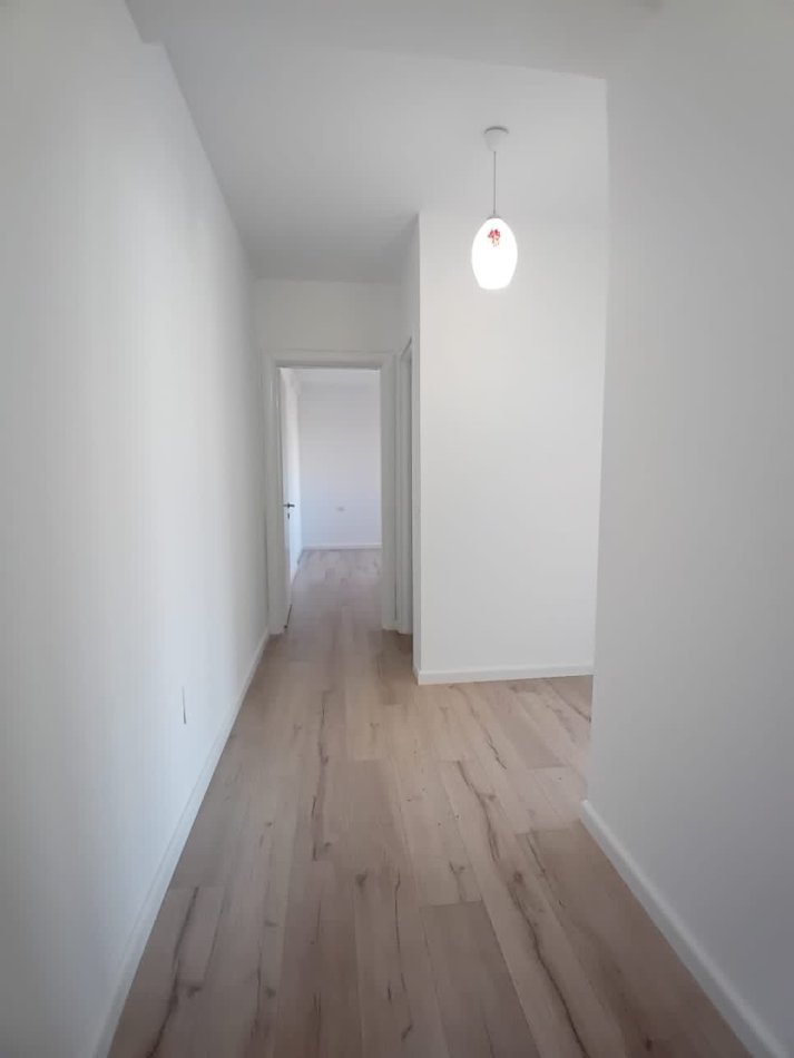 Tirane, shitet apartament 1+1+Ballkon Kati 8, 76 m² 147.000 € (Zogu i Zi)