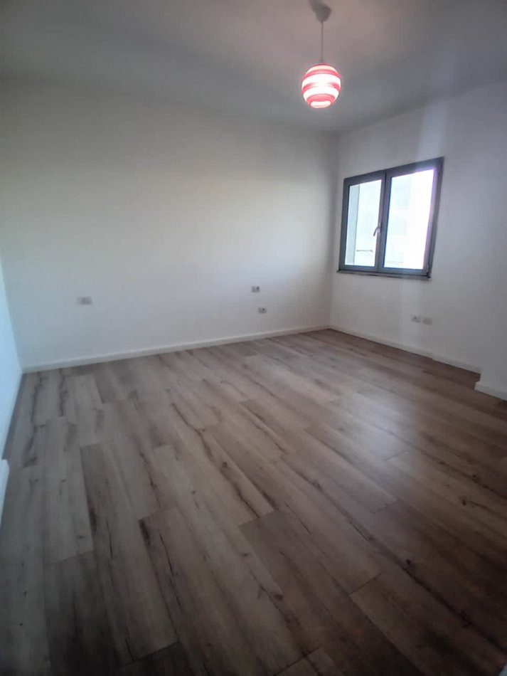 Tirane, shitet apartament 1+1+Ballkon Kati 8, 76 m² 147.000 € (Zogu i Zi)