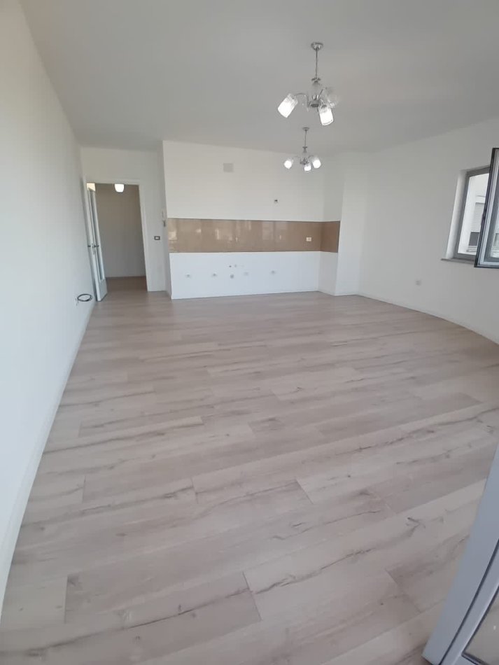 Tirane, shitet apartament 1+1+Ballkon Kati 8, 76 m² 147.000 € (Zogu i Zi)