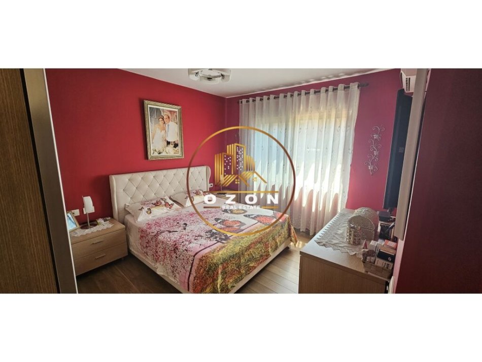 Apartament 3+1 me Qira shumë pranë Rrugicës së Salës! 1.300 €