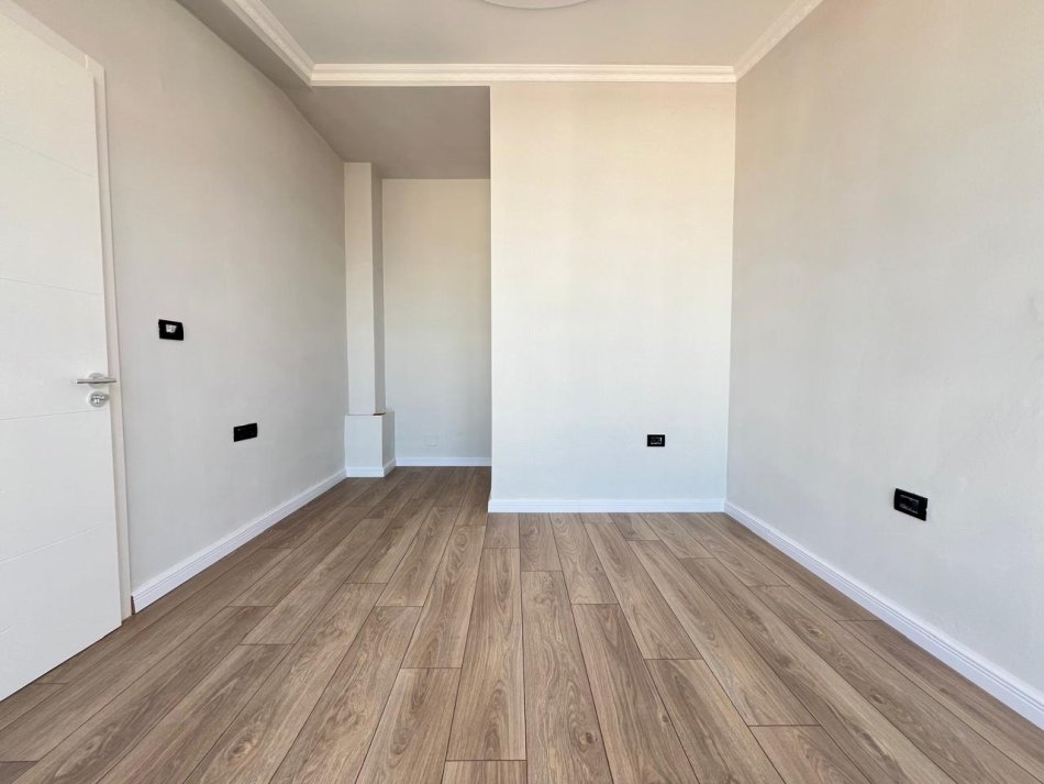 Tirane, shitet apartament 2+1 Kati 7, 120 m² 125.000 € (Fresku) TT 1222