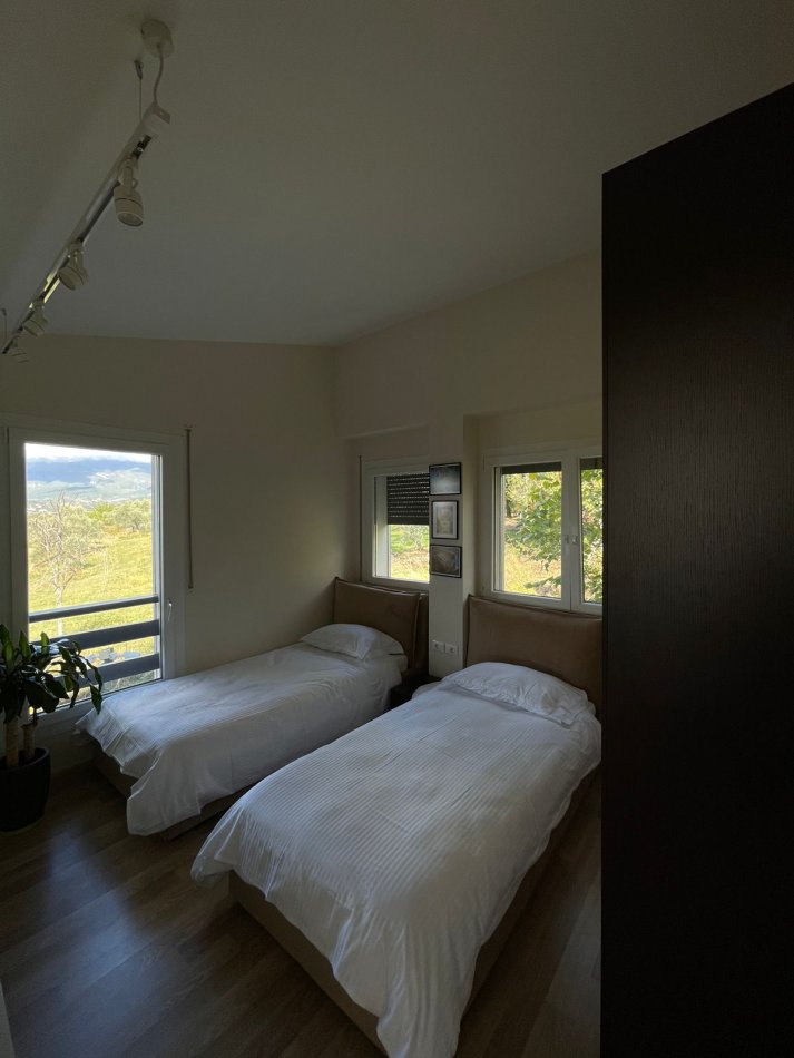 Tirane, jepet me qera apartament 2+1 Kati 3, 130 m² 1.400 € (Residenca Long Hill, Lunder)
