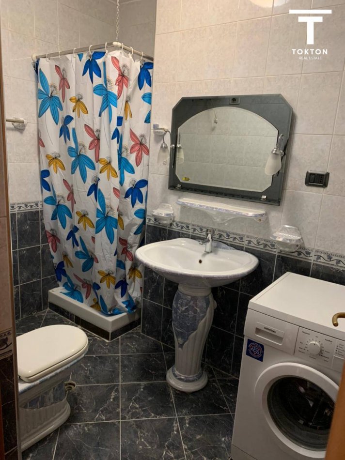 Tirane, jepet me qera 2+1 Kati 10, 103 m² 900 € (MINE PEZA)