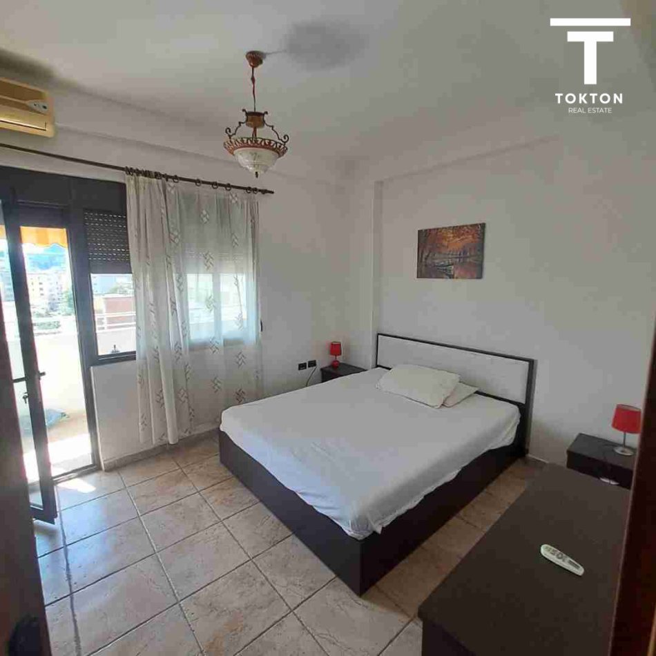 Tirane, jepet me qera apartament 3+1 Kati 6, 100 m² 700 € (MINE PEZA)