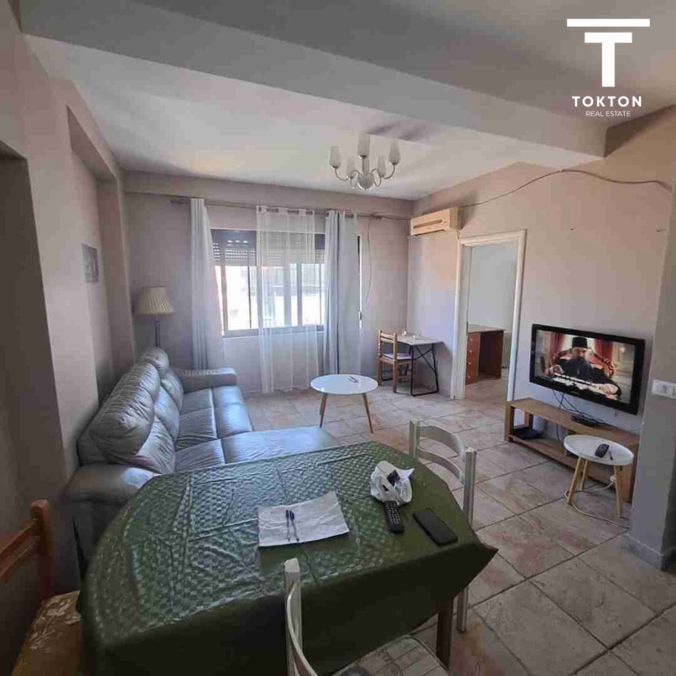 Tirane, jepet me qera apartament 3+1 Kati 6, 100 m² 700 € (MINE PEZA)