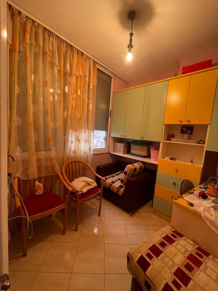 Tirane, shitet apartament 3+1+Ballkon , 107 m² (Stacioni i Trenit)
