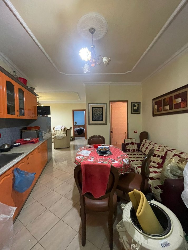 Tirane, shitet apartament 3+1+Ballkon , 107 m² (Stacioni i Trenit)