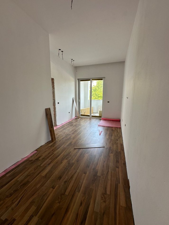 Tirane, shitet apartament 2+1+Ballkon Kati 1, 110 m² 150.000 € (Kopshti Zologjik)