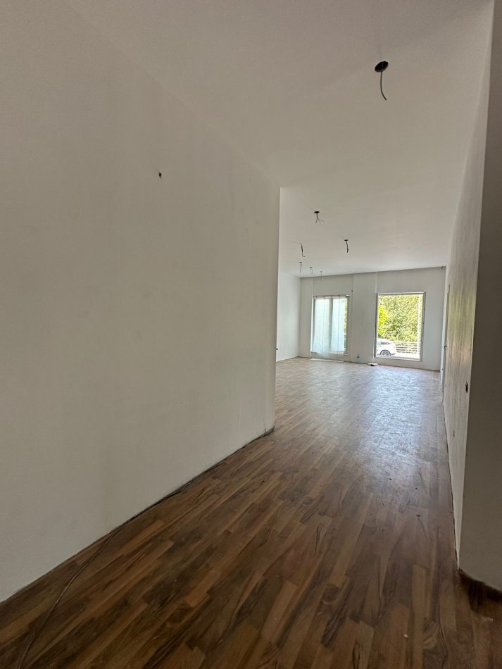 Tirane, shitet apartament 2+1+Ballkon Kati 1, 110 m² 150.000 € (Kopshti Zologjik)
