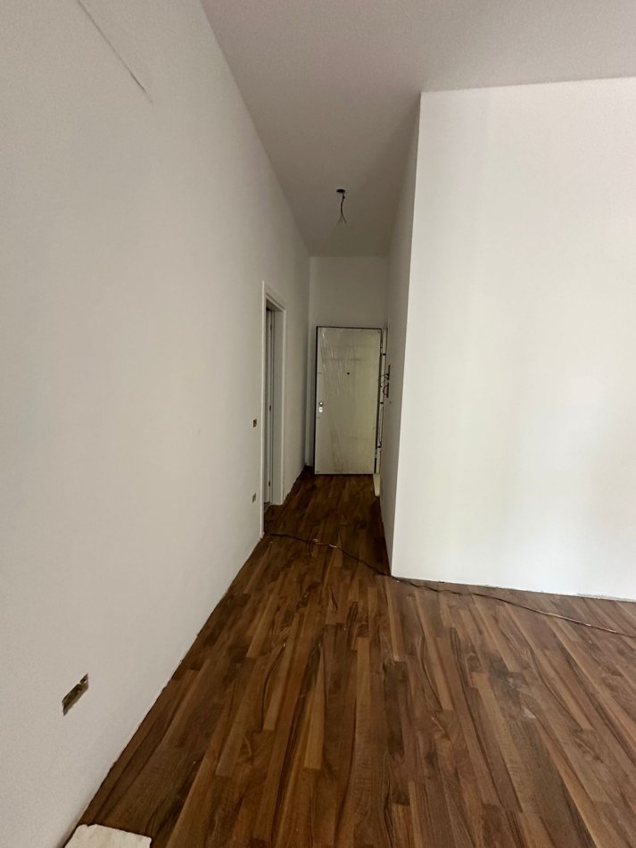 Tirane, shitet apartament 2+1+Ballkon Kati 1, 110 m² 150.000 € (Kopshti Zologjik)