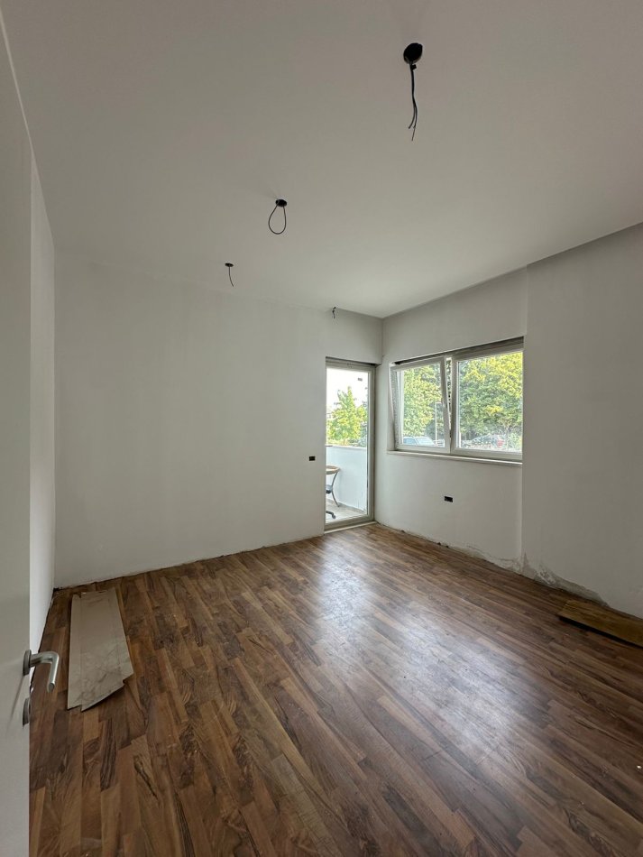 Tirane, shitet apartament 2+1+Ballkon Kati 1, 110 m² 150.000 € (Kopshti Zologjik)