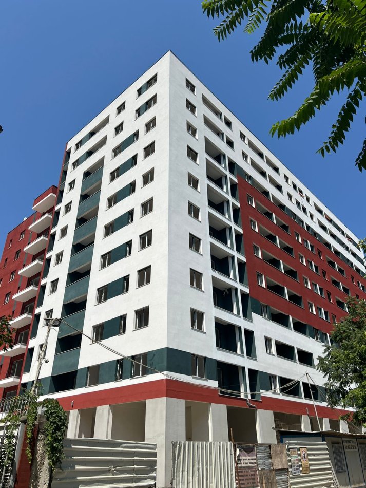 Tirane, shitet apartament 2+1 Kati 9, 145.000 € (Oxhaku)