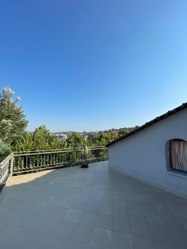 Tirane, shitet shtepi 2 Katshe Kati 2, 2.650 m² 397.000 € (Vore)