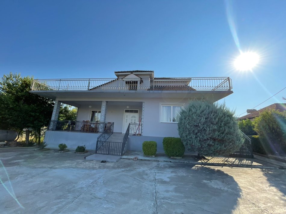 Tirane, shitet shtepi 2 Katshe Kati 2, 2.650 m² 395.000 € (Vorë, Shqipëria)