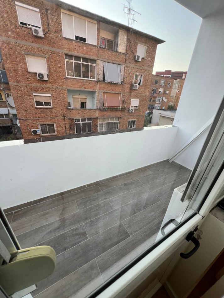 Tirane, shitet apartament 1+1+Ballkon Kati 3, 58 m² 98.000 € (Xhanfize Keko)