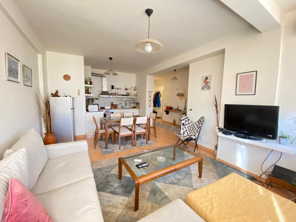 Tirane, jepet me qera apartament 2+1+Ballkon Kati 7, 90 m² 650 € (Rruga Him Kolli)