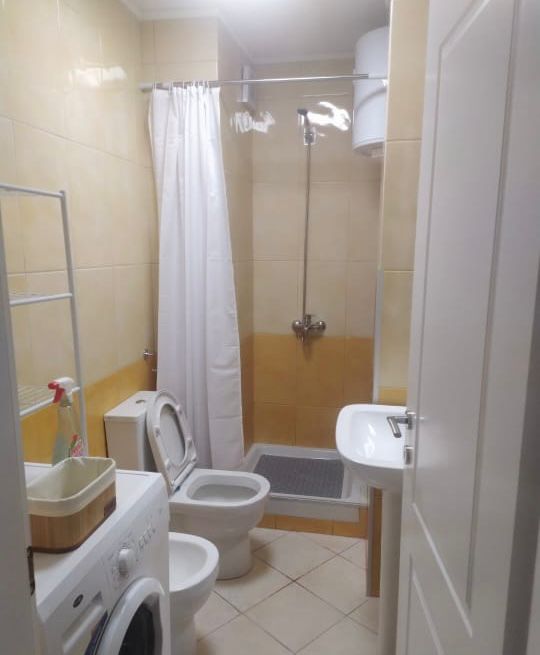 Tirane, Apartament  me qira 1+1 Kati 4, 69 m² 600 € (Bogdanet)