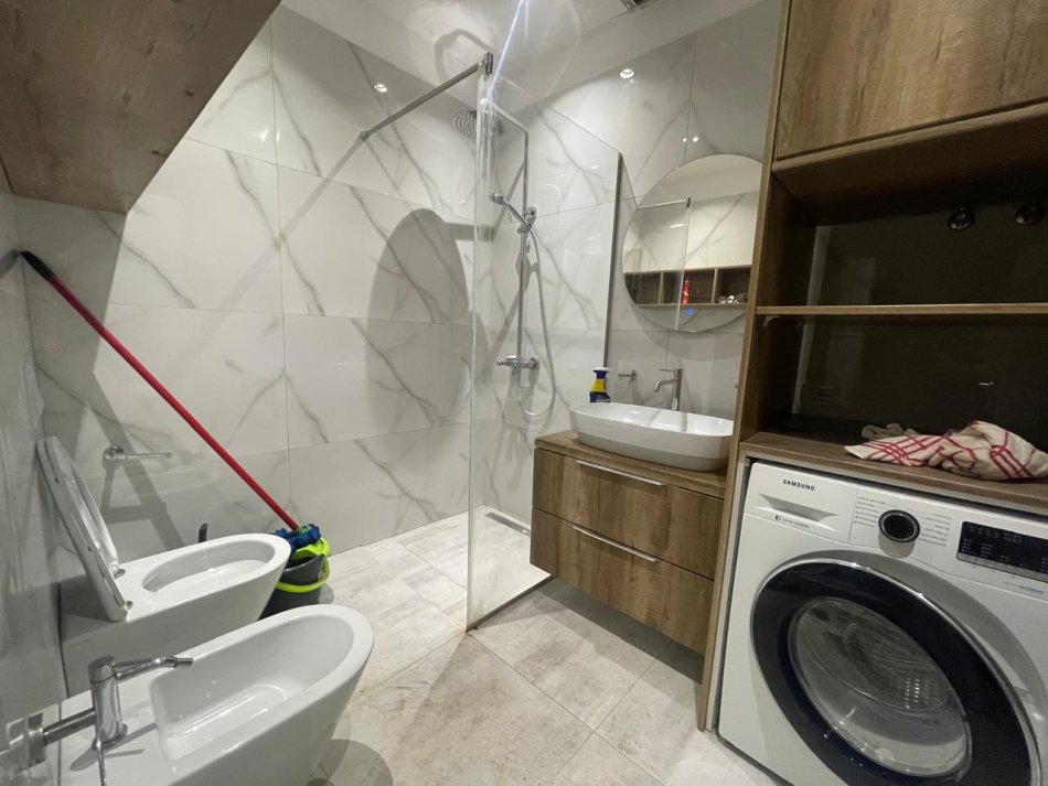 Tirane, jepet me qera apartament 2+1 , 100 m² 600 € (Perballe Spitalit Amerikan 3)