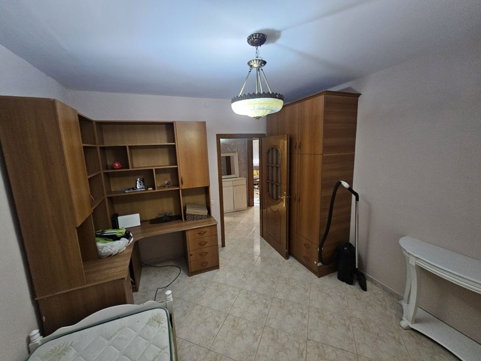 Tirane, shitet apartament 2+1 Kati 4, 101.000 € (Te Oxhaku)