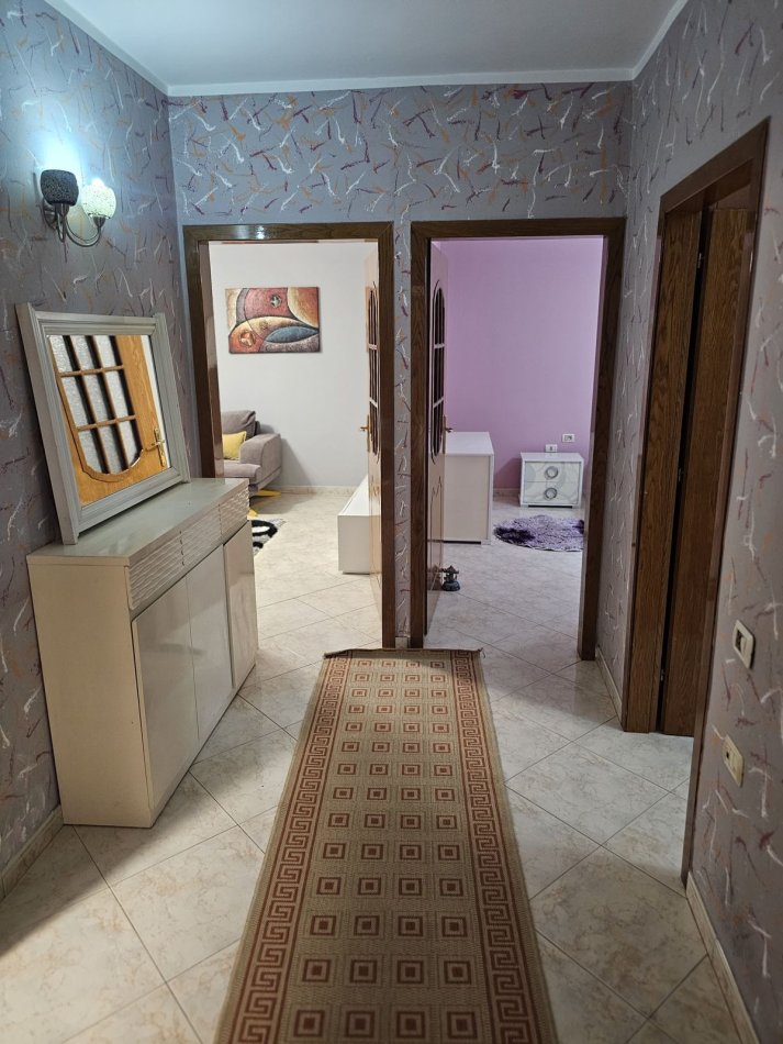 Tirane, shitet apartament 2+1 Kati 4, 101.000 € (Te Oxhaku)