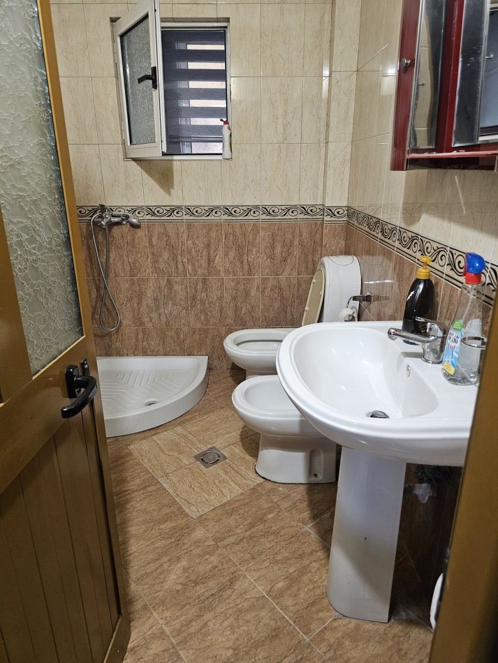 Tirane, shitet apartament 2+1 Kati 4, 101.000 € (Te Oxhaku)