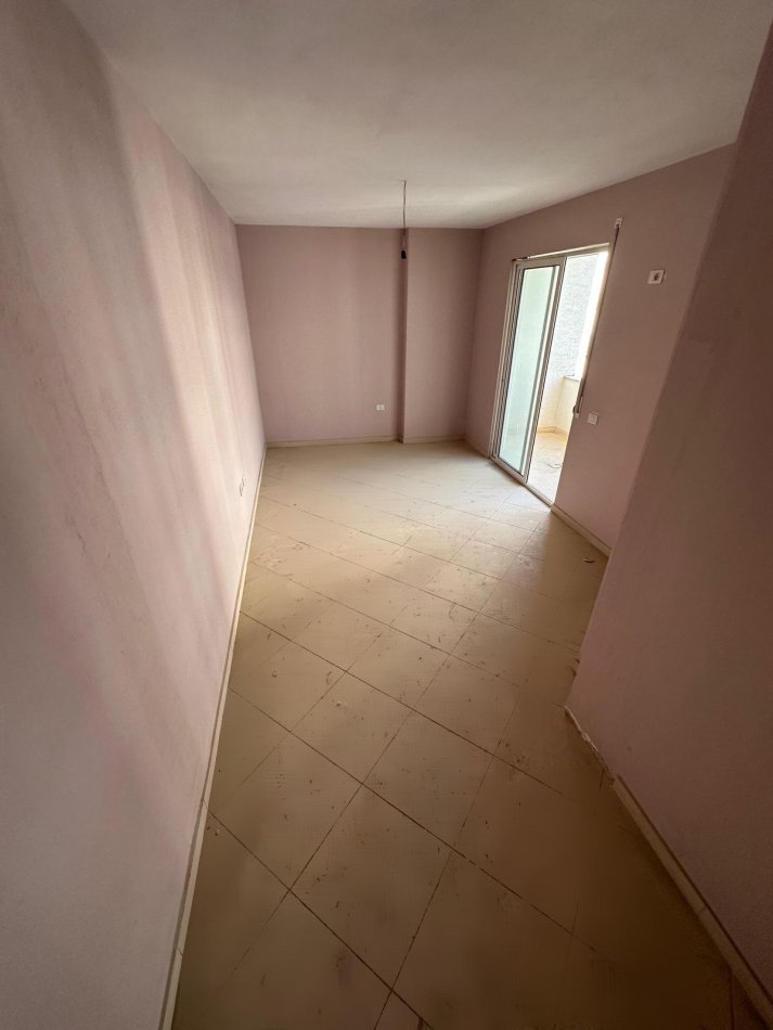 Tirane, shitet apartament 2+1+Ballkon Kati 3, 114 m² 114.000 € (Fresk)