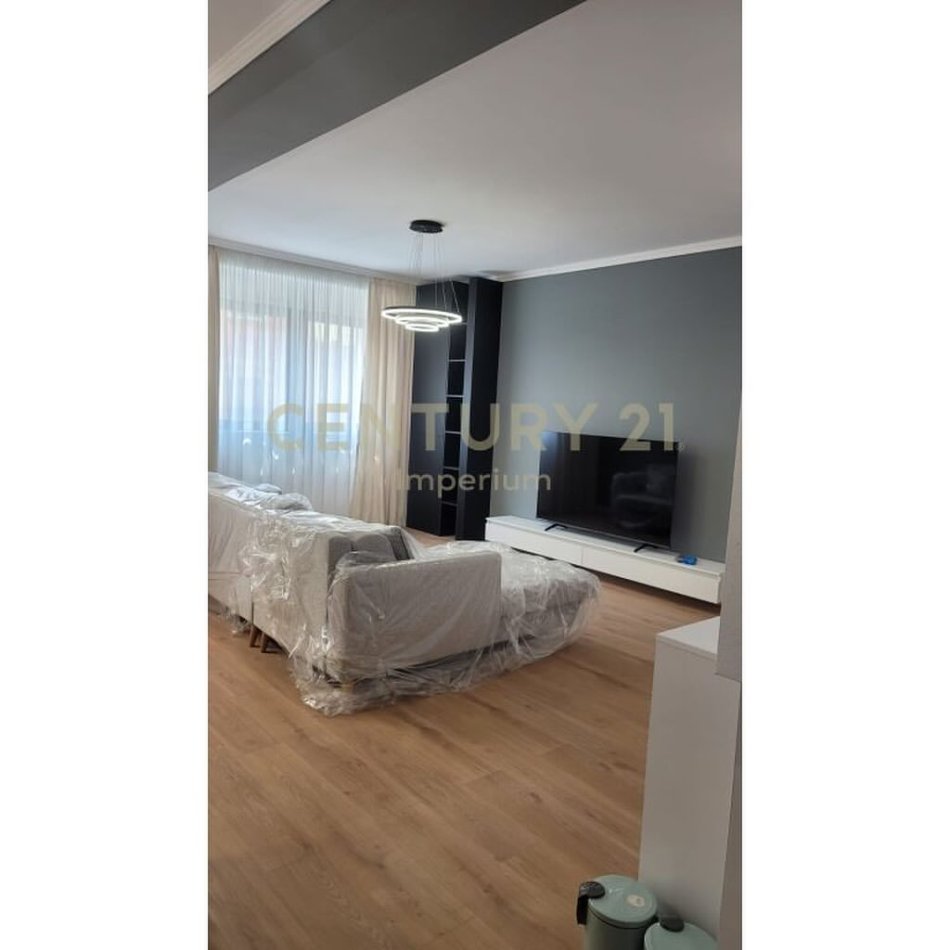 Tirane, jepet me qera 2+1 Kati 2, 150 m² 1.300 € (Rruga e Durrsit)