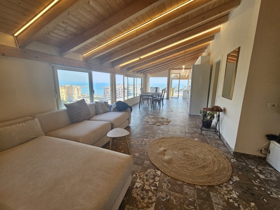 Durres, jepet me qera apartament 2+1 Kati 7, 135 m² 1.000 € (vollga)