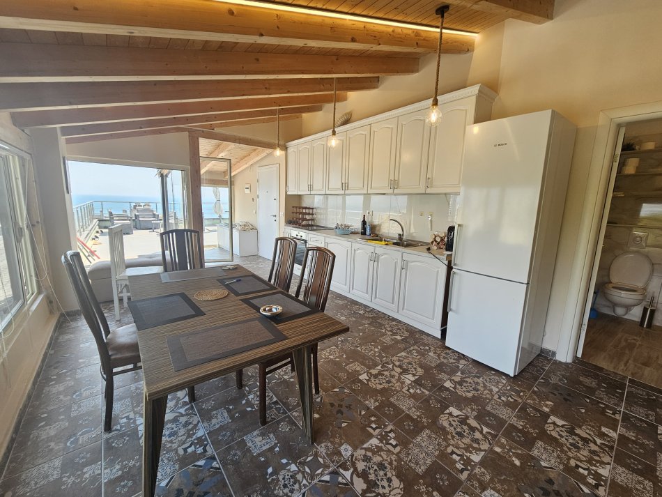 Durres, jepet me qera apartament 2+1 Kati 7, 135 m² 1.000 € (vollga)