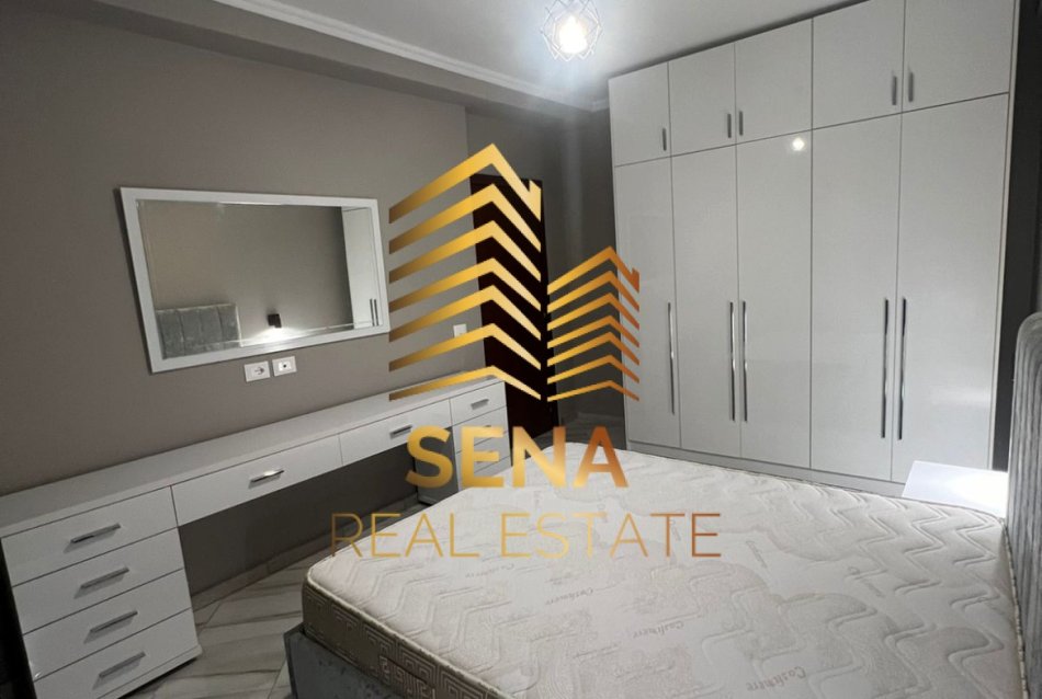 Tirane, jepet me qera apartament 2+1 Kati 8, 80 m² 400 € (Rruga Demokracia)