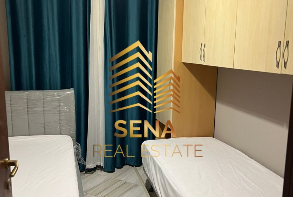 Tirane, jepet me qera apartament 2+1+Ballkon Kati 8, 80 m² 400 € (Rruga Demokracia - Kamez)